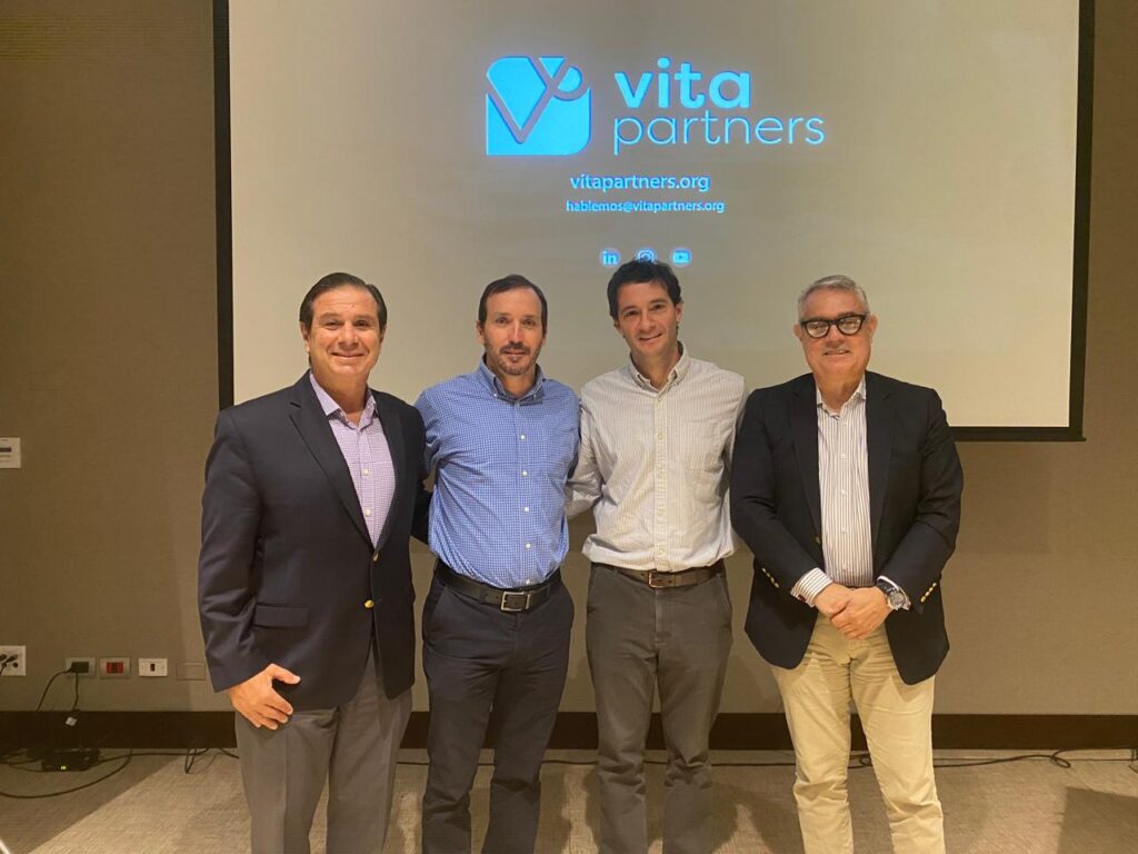 Felipe Cantuarias, Alonso Castro Quiros, Jaime Arrieta y César Zevallos en Vita Partners